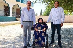 HARRAN’DA AYSEL BATA AKÜLÜ SANDALYESİNE KAVUŞTU