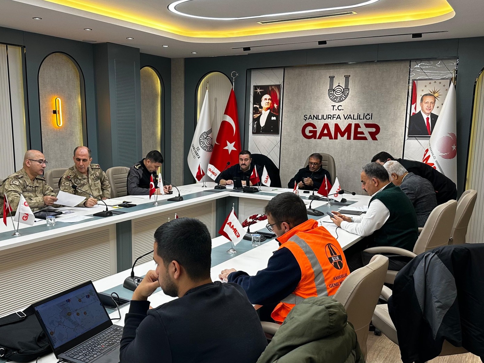 ŞANLIURFA DA YOĞUN KAR NEDENİYLE OKULLAR 1 GÜN KAPALI