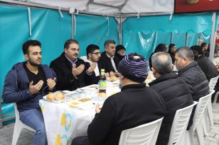 BAŞKAN CANPOLAT VE GÜNBEGİ, İFTAR SOFRASINDA VATANDAŞLARLA BULUŞTU