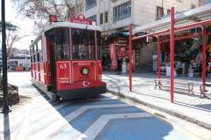 BAŞKAN GÜLPINAR’IN TURİZM HAMLESİYLE DİVANYOLU BAŞTAN SONA YENİLENDİ