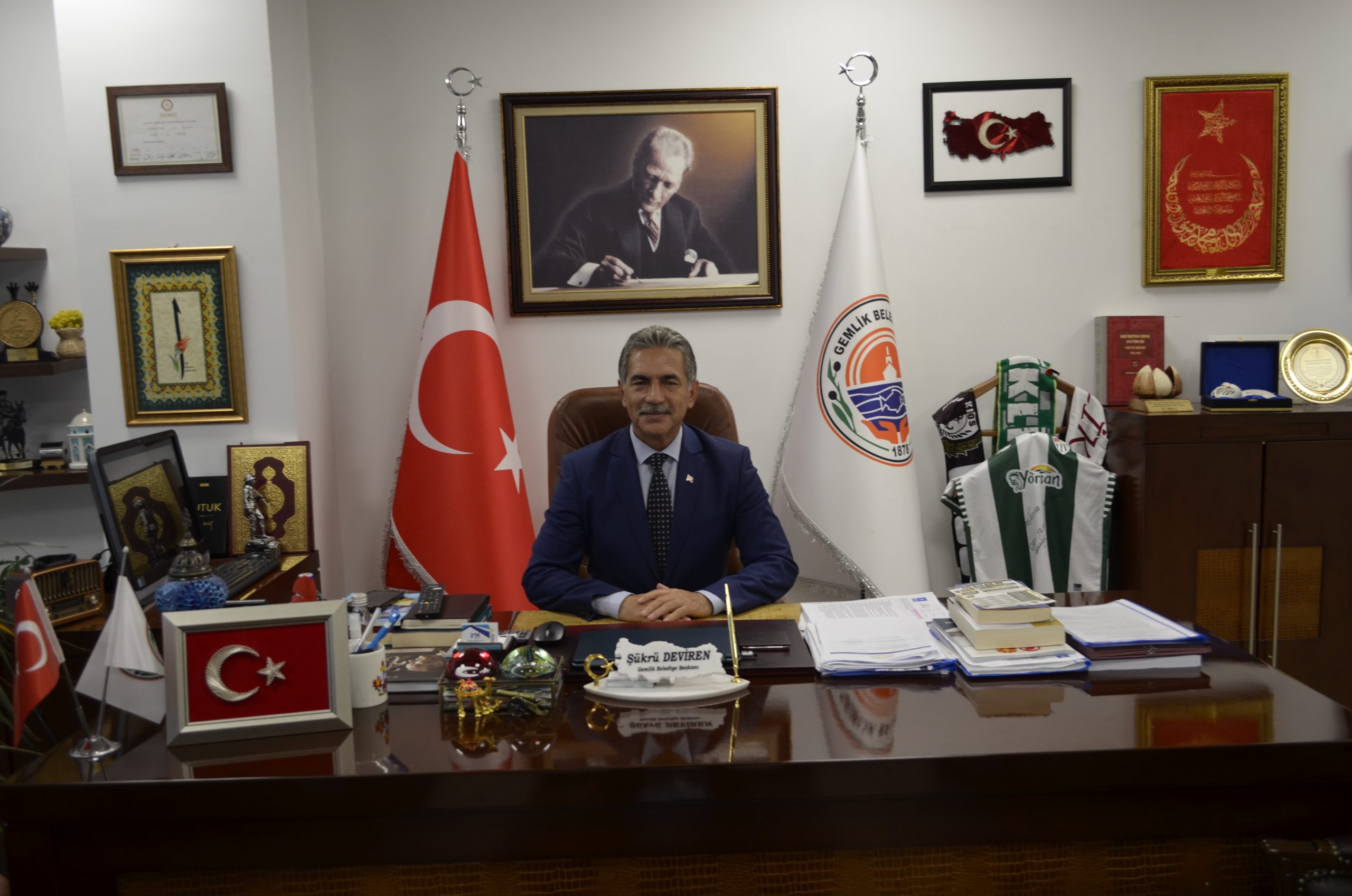GEMLİK BELEDİYE BAŞKANININ MAKAM ODASININ KAPISI YOK